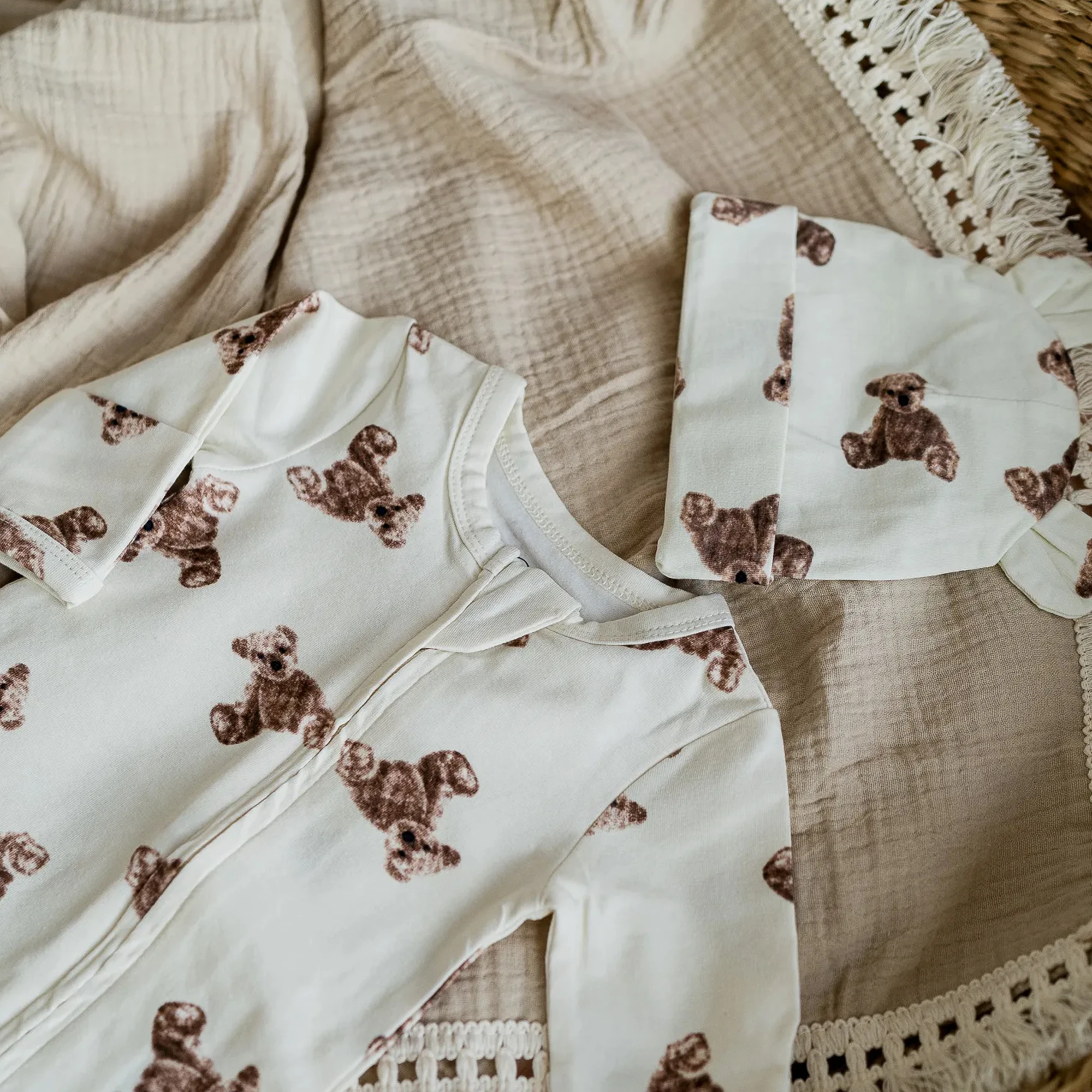 Organic Sleepsuit & Hat - Bear Pattern